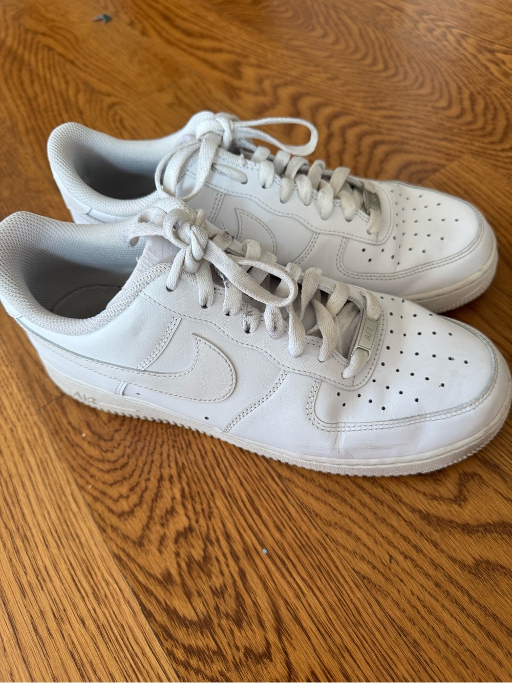 Nike Men's White Low-Top Leather Sneakers